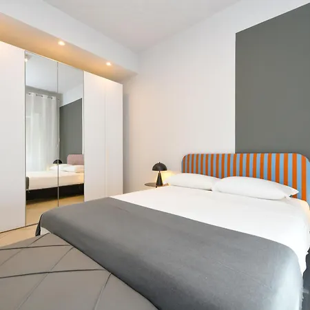 Lägenhet Desenzanoloft Official Partner Marriott Homes & - Cocktail Front Family Desenzano del Garda