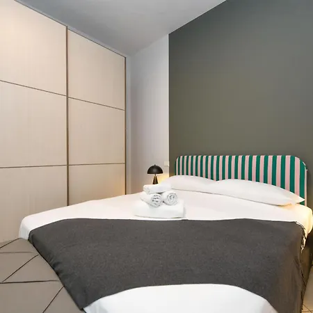 Desenzanoloft Official Partner Marriott Homes & - Cocktail Front Family Lägenhet Desenzano del Garda