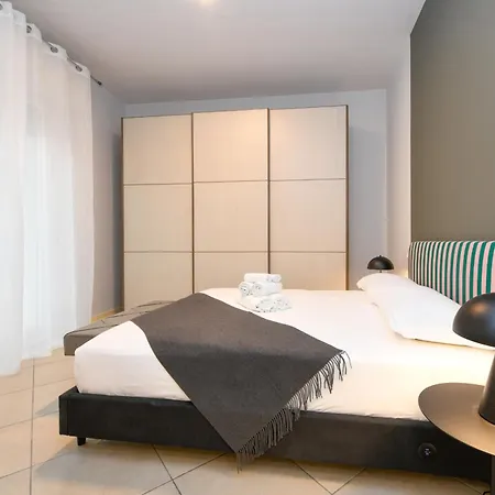 Desenzanoloft Official Partner Marriott Homes & - Cocktail Front Family Desenzano del Garda