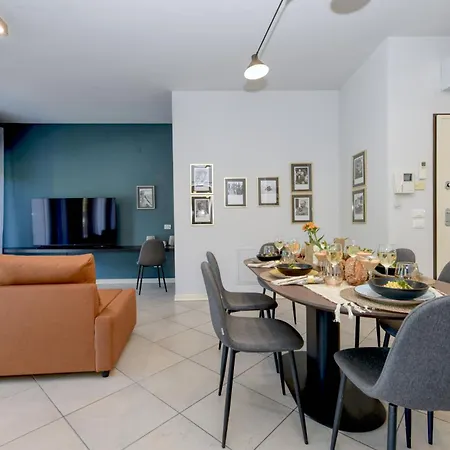 Desenzanoloft Official Partner Marriott Homes & - Cocktail Front Family *