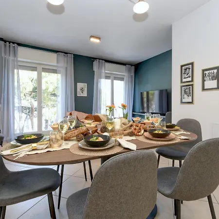 Desenzanoloft Official Partner Marriott Homes & - Cocktail Front Family