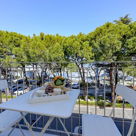 Lägenhet Desenzanoloft Official Partner Marriott Homes & - Cocktail Front Family Desenzano del Garda