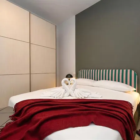 Cocktail Front Family Desenzanoloft Official Partner Homes & By Marriott Bonvoy * Desenzano del Garda