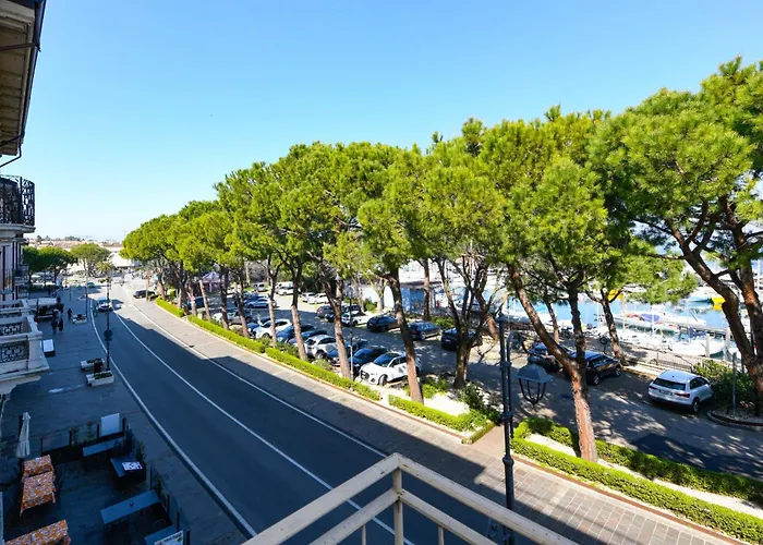 Appartement Cocktail Front Family Desenzanoloft Official Partner Homes & By Marriott Bonvoy Desenzano del Garda