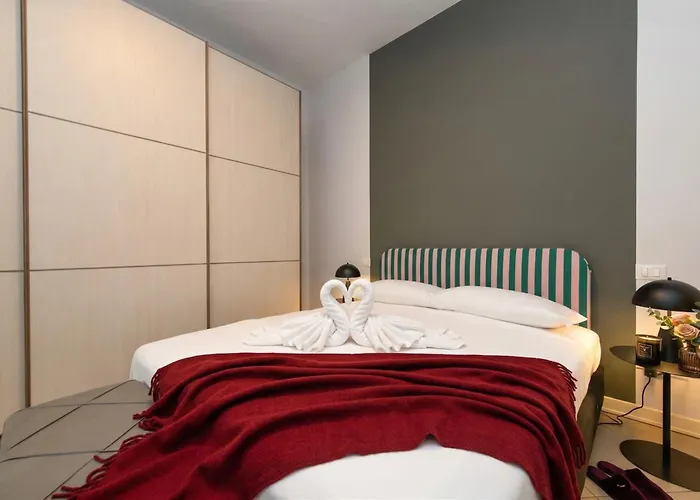 Cocktail Front Family Desenzanoloft Official Partner Homes & By Marriott Bonvoy * Desenzano del Garda