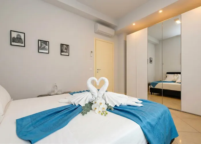 Cocktail Front Family Desenzanoloft Official Partner Homes & By Marriott Bonvoy Desenzano del Garda